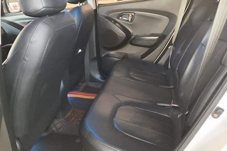 Used Hyundai ix35 2015 2.0L Automatic 2WD Smart Version China V Standard
