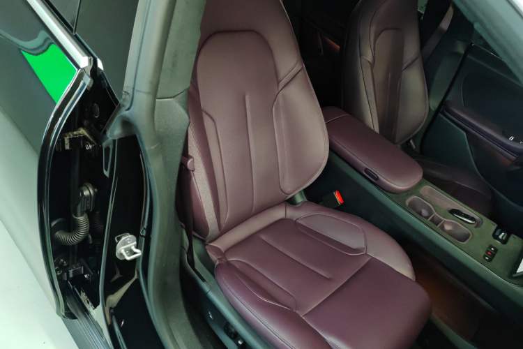 Used Nio ET5T 2024 75kWh Touring Right Front Seat