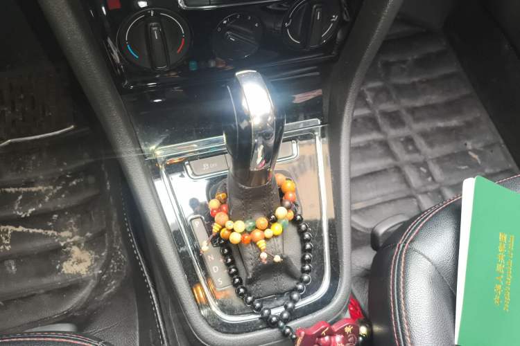 Used Volkswagen Bora 2014 1.6L Automatic Fashion Model Gear Lever