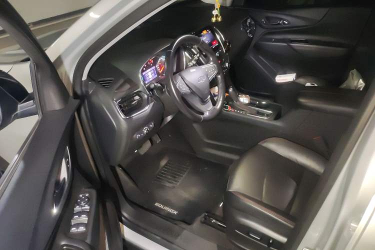 Used Chevrolet Equinox 2019 Redline 550T Automatic All-Wheel-Drive RS Model China VI Standard
