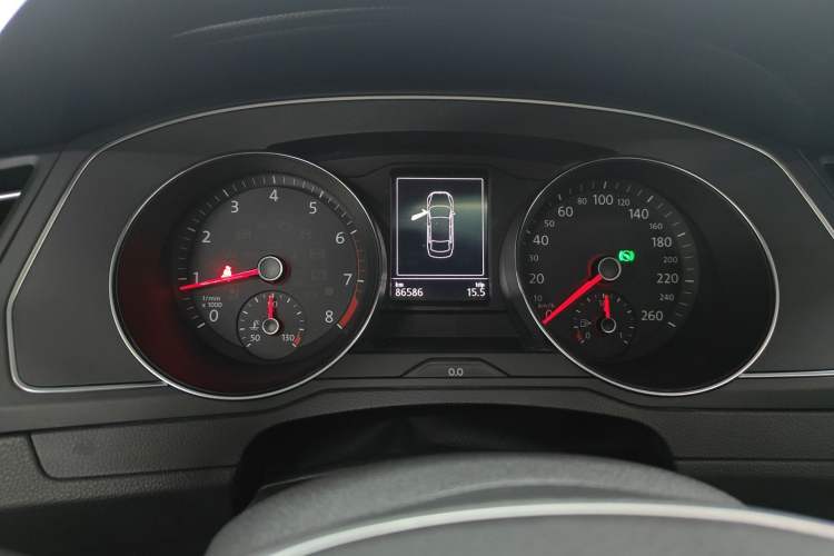 Used Volkswagen Magotan 2018 280TSI DSG Comfort Model Instrument Cluster