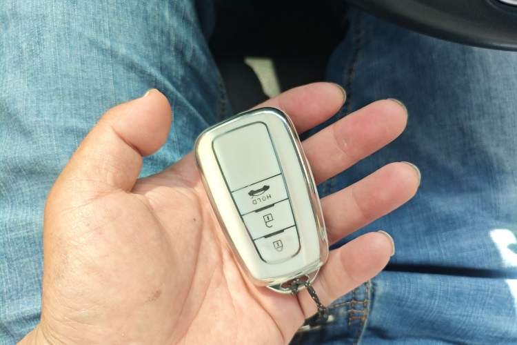 Used Toyota Camry 2021 2.0G Luxury Edition
