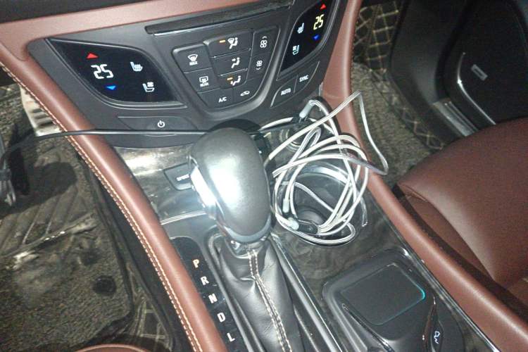 Used Buick Envision 2014 28T All-Wheel-Drive Versatile Sports Flagship Edition