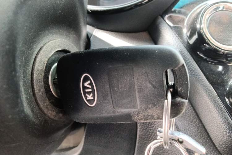 Used Kia K2 2012 Sedan 1.4L MT GLS Commemorative Edition
