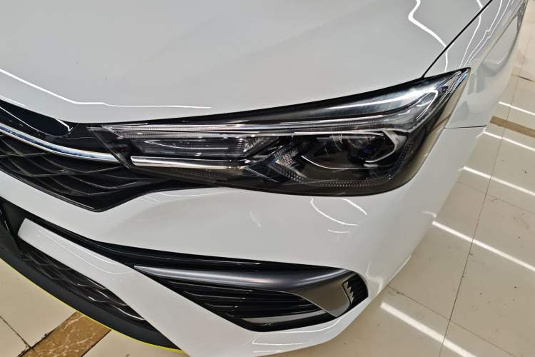 Used Roewe i5 2021 1.5L CVT Platinum Edition