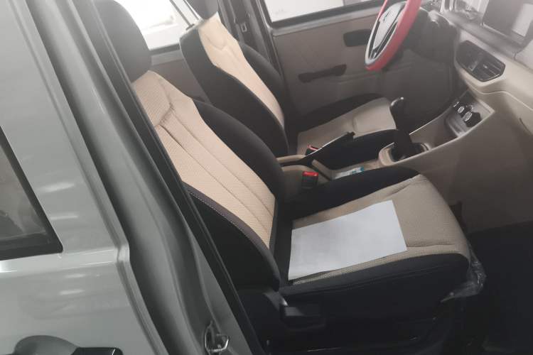 Used Kuayue Kuayue Xing V3 2023 1.3L Gasoline Standard Model 7-Seater Passenger Vehicle