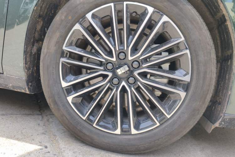 Used Geely Galaxy 8 2025 130km EM-i Prestige Edition Right Front Wheel Hub