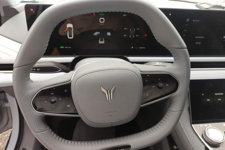 Used VOYAH PASSION 2023 Four-Wheel Drive Long-Range Version Steering Wheel