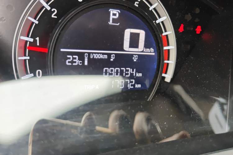 Used Honda CR-V 2021 240TURBO CVT 2WD Comfort Version Odometer Close Up