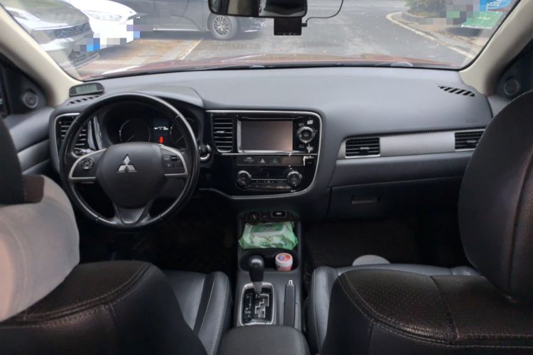 Used Mitsubishi Outlander 2014 2.4L 4x4 Deluxe Value Edition 5 Seats