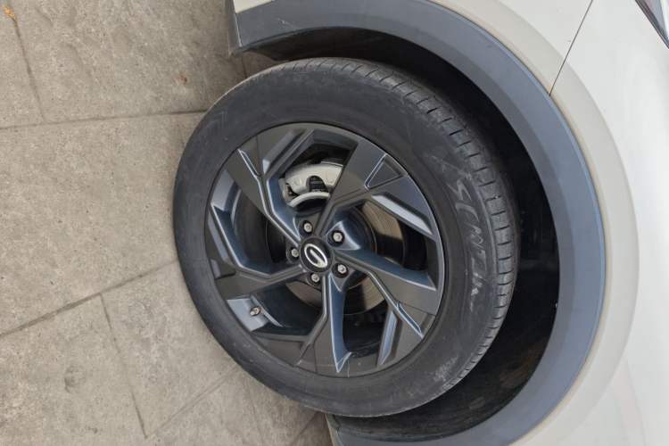 Used GAC Trumpchi GS3 2023 Shadow Speed 270T Dynamic Intelligence Edition Left Front Wheel Hub