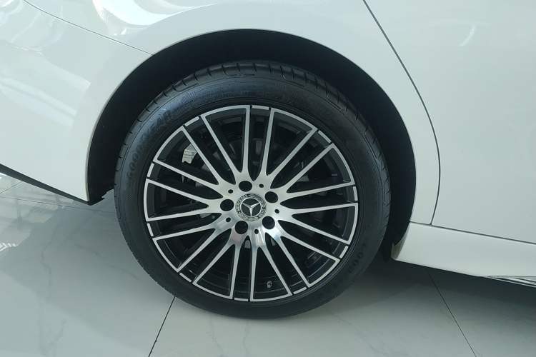 Used Mercedes-Benz C-Class 2025 Facelift C 260 L Sport Edition
