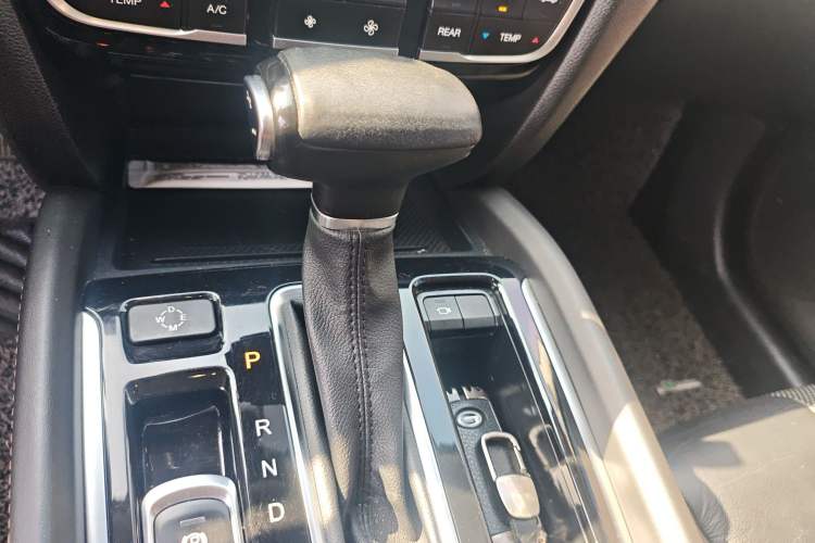 Used GAC Trumpchi GS8 2017 320T Two-Wheel Drive Luxury Smart Connectivity Version (7 Seats)
