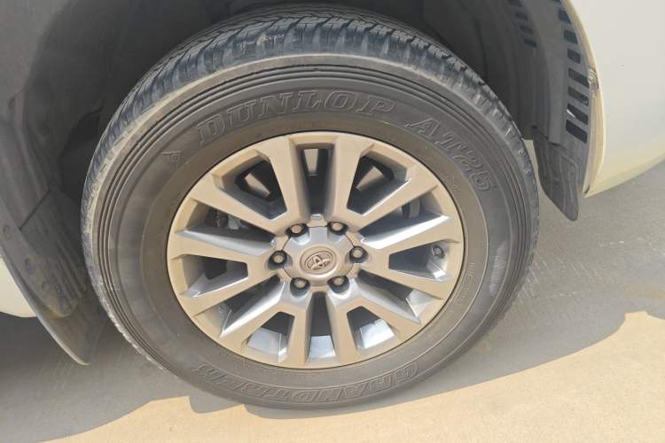 Used Toyota Prado 2018 3.5L Automatic TX-L Right Front Wheel Hub