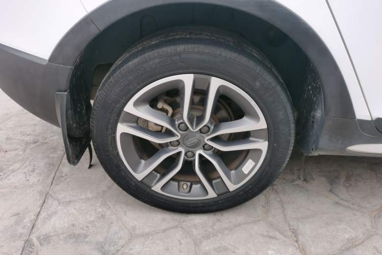 Used Geely Auto Vision S1 2019 Upgraded Model 1.5L Manual Elite Version Right Rear Wheel Hub