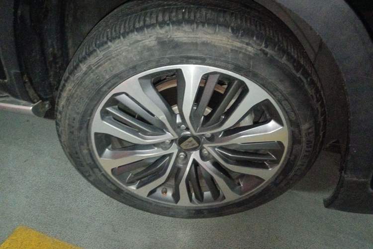 Used Roewe RX8 2018 30T Smart Connectivity All-Wheel Drive Supreme Edition
