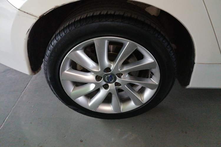 Used Volvo S60 2016 S60L T4 Zhiyuan Edition Right Rear Wheel Hub