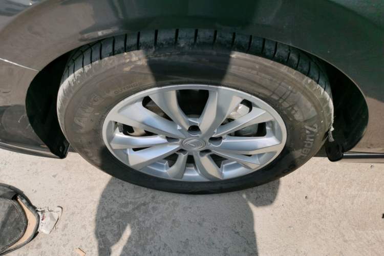 Used CHANGAN Eado 2025 PLUS 1.5L Manual Luxury Edition Exterior 4