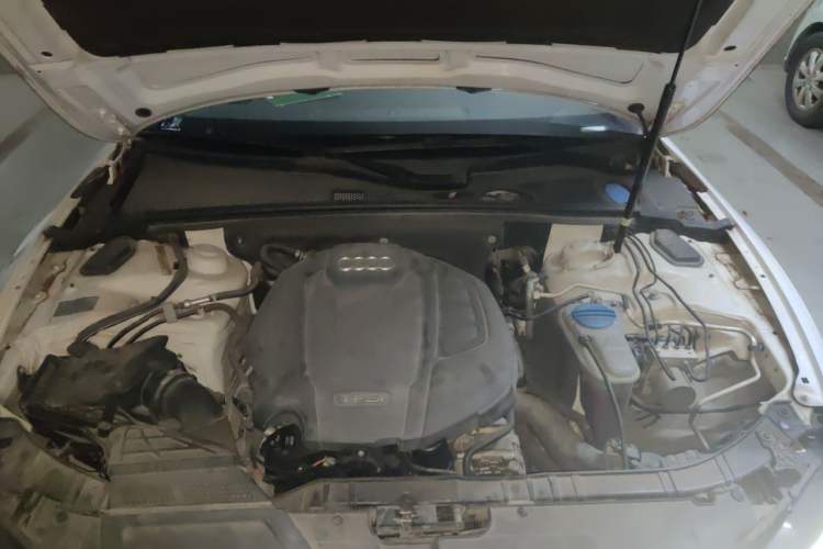 Used Audi A5 2016 Sportback 45 TFSI Engine Bay