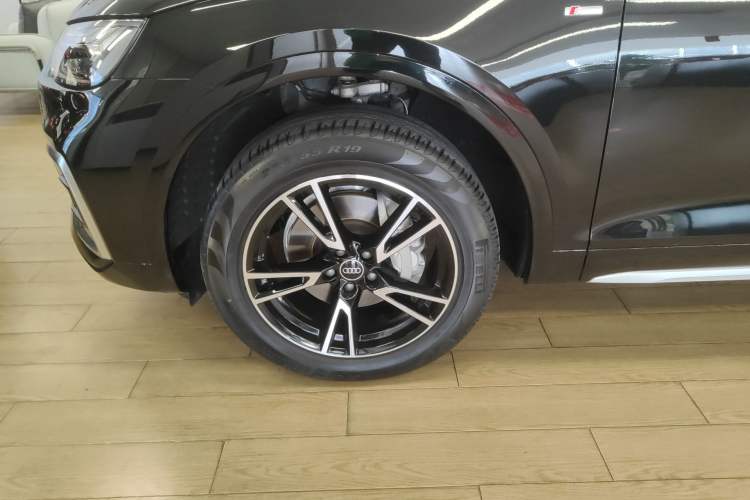 Used Audi Q5L 2025 quattro 45th Anniversary Edition 40 TFSI Sporty and Dynamic Model