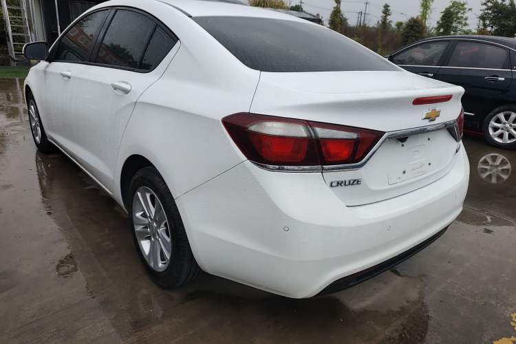 Used Chevrolet Cruze 2015 1.5L Automatic Luxury Edition Exterior 2