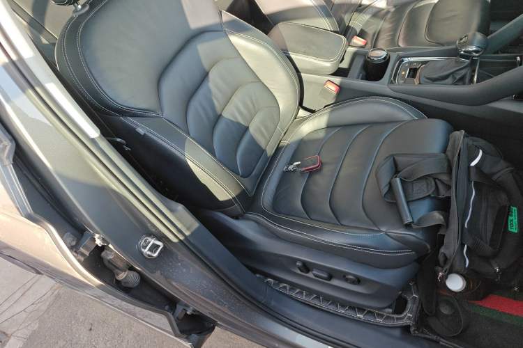 Used Skoda Kodiaq 2019 Facelifted TSI330 5-Seater Two-Wheel-Drive Luxury Enjoyment Edition China VI Standard