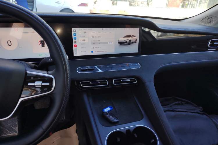 Used Roewe D7 2023 DMH 125km Flagship Edition Audio And AC Panel