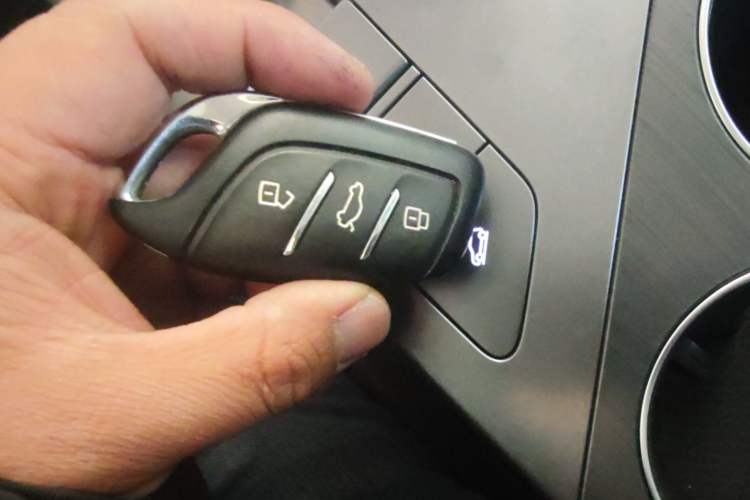 Used Roewe D5X DMH 2024 135 Tech Edition