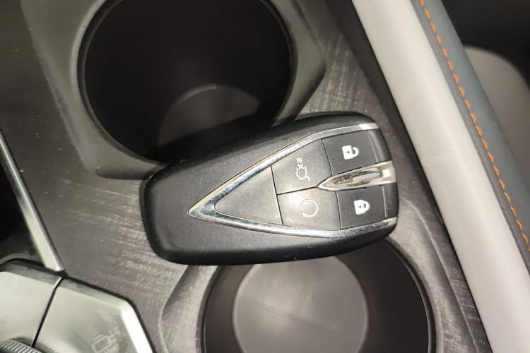 Used Changan UNI-V iDD 2024 Blue Whale Smart Electric iDD 136km Luxury Model
