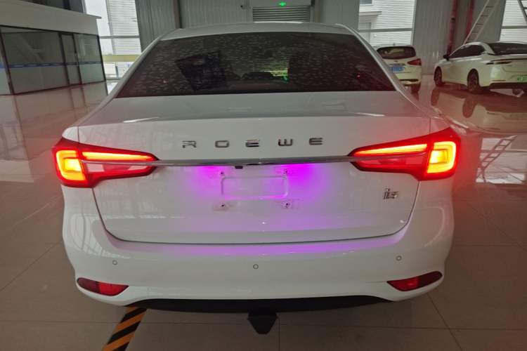 Used Roewe i5 2020 1.5L Automatic 4G Connect Luxury Flagship Edition
