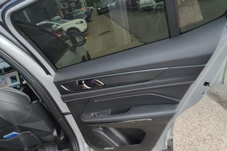 Used Lynk & Co 01 EM-P 2023 1.5TD EM-P Dawn Edition