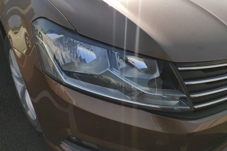 Used Volkswagen Gran Lavida 2017 180TSI DSG Comfort Edition Right Front Headlight