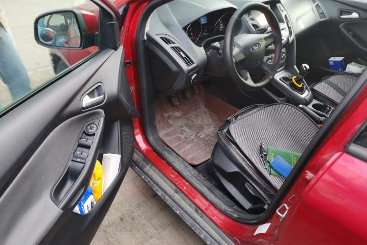 Used Ford Focus 2012 Hatchback 1.6L Manual Comfort Model Driver Seat