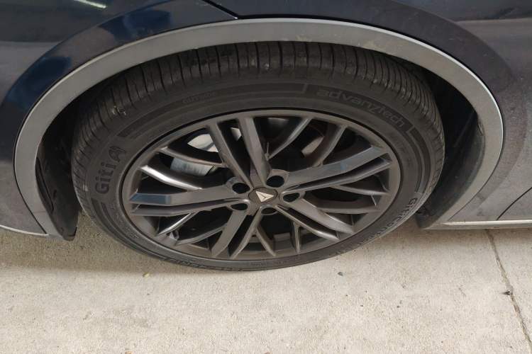 Used Deepal SL03 2022 1.5L 1200 Extended-Range Version Left Front Wheel Hub