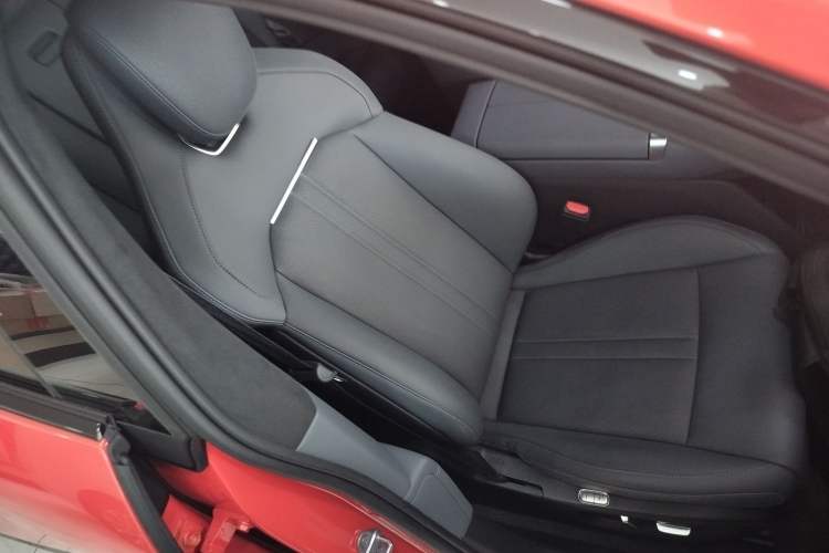 Used Xiaomi Auto YU7 2025 Ultra-Long Range High-Performance All-Wheel-Drive Max Edition