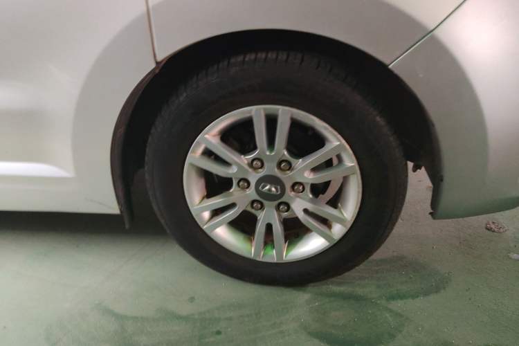 Used Huasong 7 2017 2.0T Automatic Elite Edition Right Front Wheel Hub