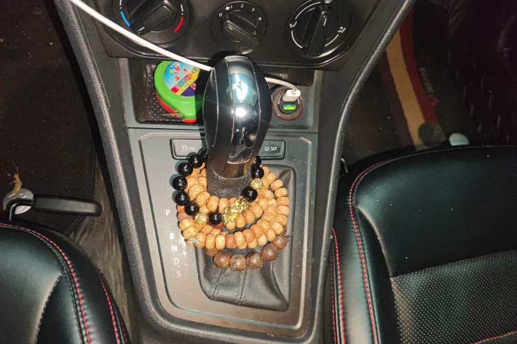 Used Volkswagen Lavida 2017 1.6L Automatic Fashion Edition Gear Lever