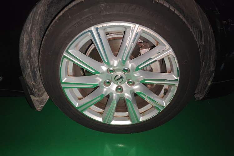 Used Volvo S90 2020 Facelift T5 Smart & Luxurious Edition Right Front Wheel Hub