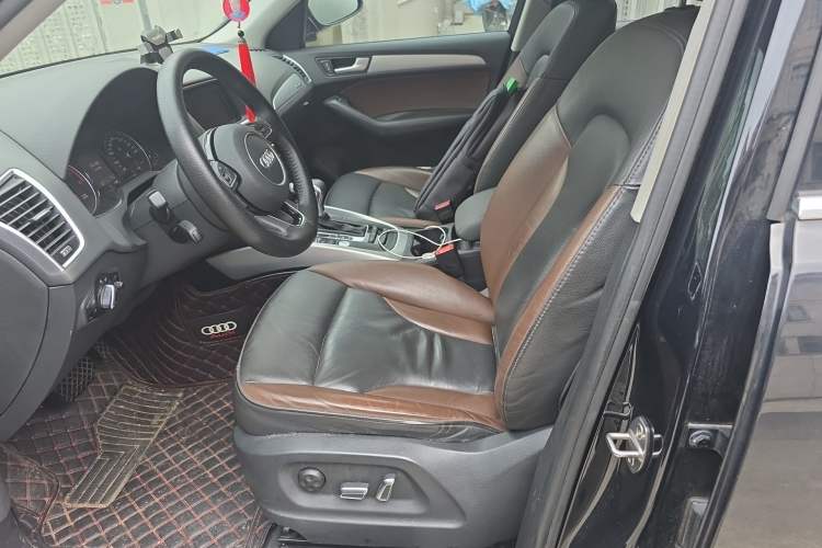 Used Audi Q5 2017 Plus 40 TFSI Technology Model Left Front Seat