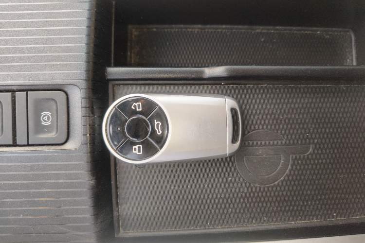 Used ORA Good Cat 2022 Morandi Edition 400km Standard Range Luxury Version Lithium-Ion Battery
