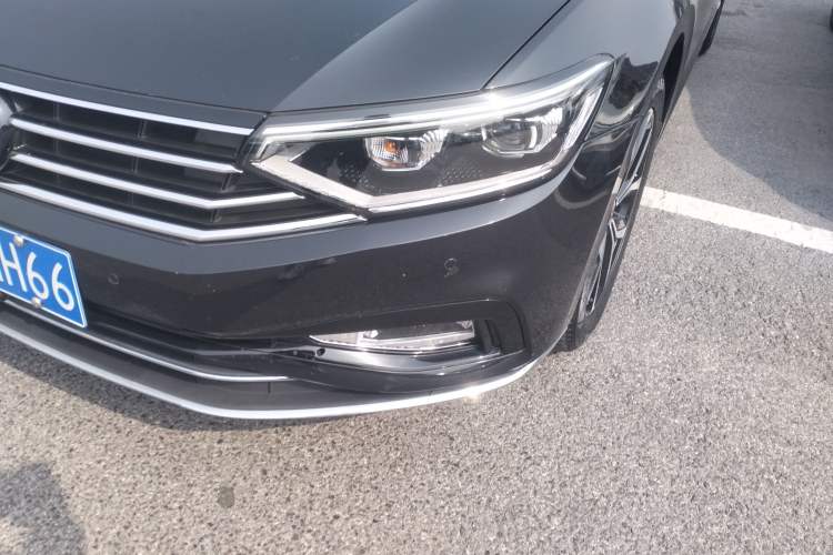 Used Volkswagen Magotan 2020 330TSI DSG Leading Model Left Front Headlight