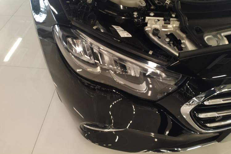 Used Mercedes-Benz E-Class 2024 E 300 L Luxury Model Right Front Headlight