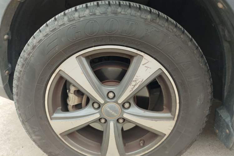 Used Haval H6 2014 Sport Version 1.5T Manual Two-Wheel Drive Elite Edition Left Front Wheel Hub