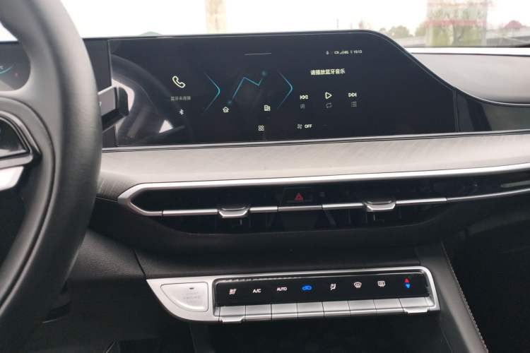 Used CHANGAN Eado 2023 Changan Edition PLUS Blue Whale NE 1.4T GDI DCT Prestige Version