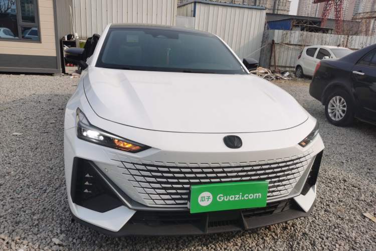 Used CHANGAN UNI-V 2023 1.5T Prestige Model
