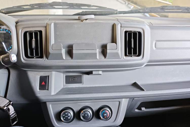 Used Karry Jiangtun E5 2025 Model Entrepreneur Edition—36.8 kWh, 6-seater
