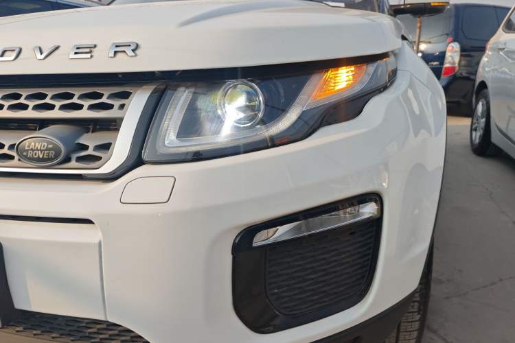 Used Land Rover Range Rover Evoque 2018 240 PS SE Smart Brilliance Edition
