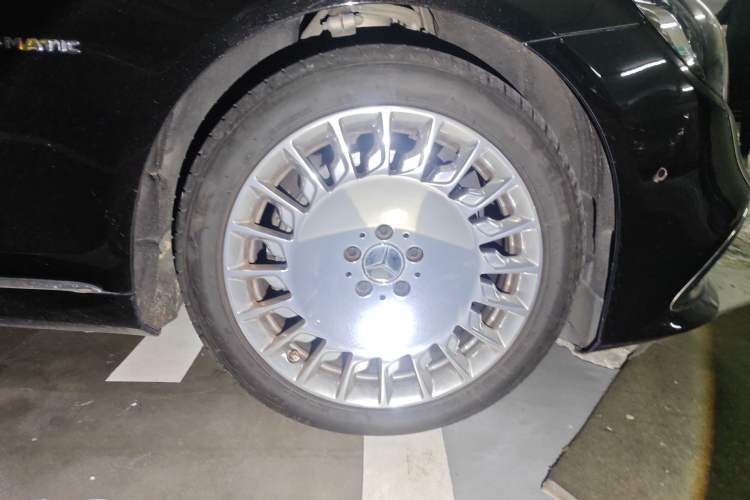 Used Mercedes-Benz Maybach S-Class 2019 Refresh S 450 4MATIC Right Front Wheel Hub