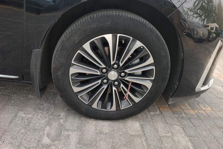 Used Buick GL8 2022 ES Landtrek 653T Smart Flagship Model Right Front Wheel Hub