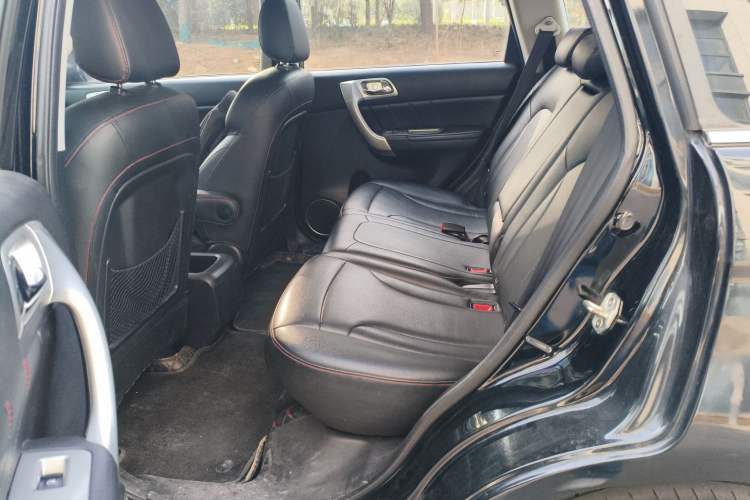 Used Haval H6 2014 Upgraded Model 2.0T Diesel Manual Two-Wheel Drive Elite Version